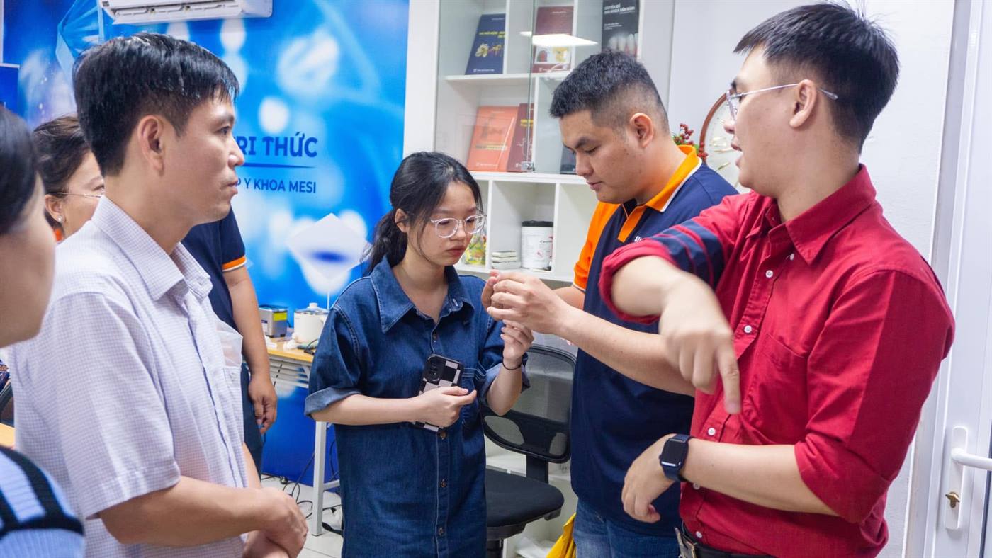 Lễ ký kết cùng SingapoDent